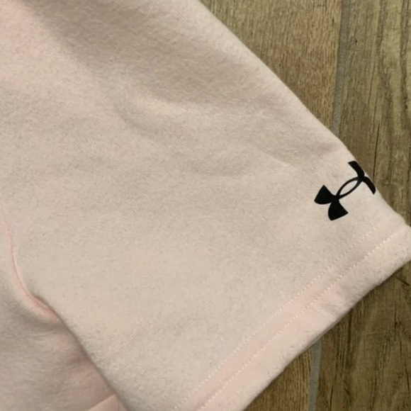 Women's UA Short Sleeve Hoodie
Under Armour - Picture 7 of 9